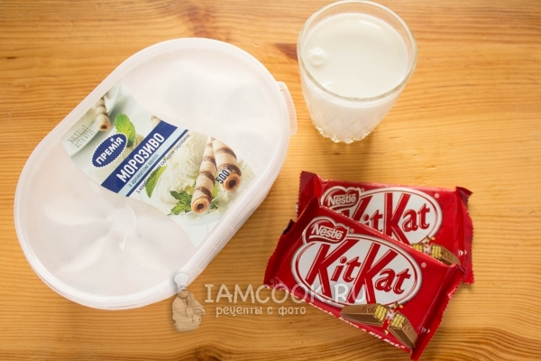 Ингредиенты для молочного коктейля с Kit-Kat