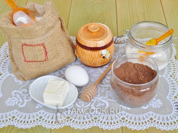 Ингредиенты для шоколадного пряника с вареньем