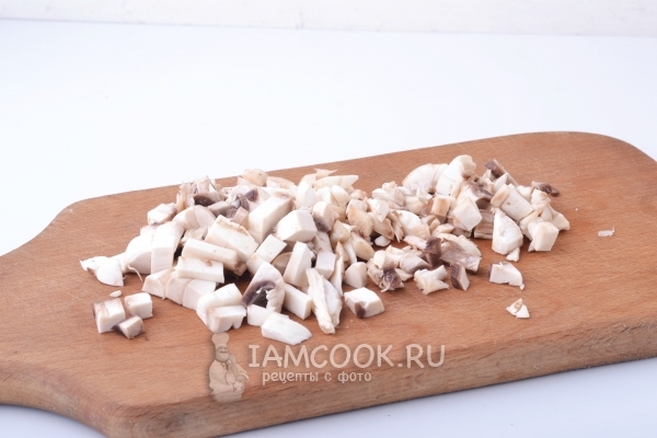 Яичные рулеты с грибами – кулинарный рецепт