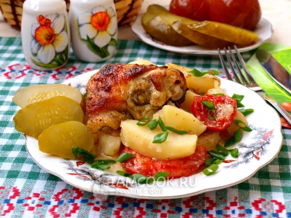 Рецепт куриных бёдер с картошкой в духовке