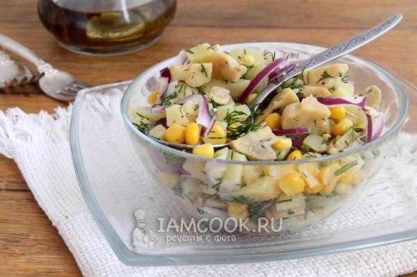Рецепт салата с маринованными грибами и кукурузой