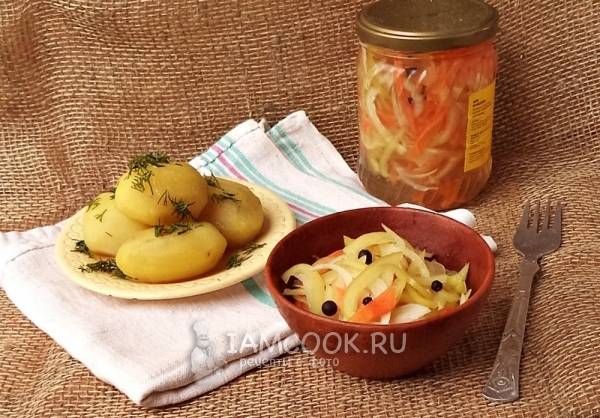 Маринованный перец с морковью и луком