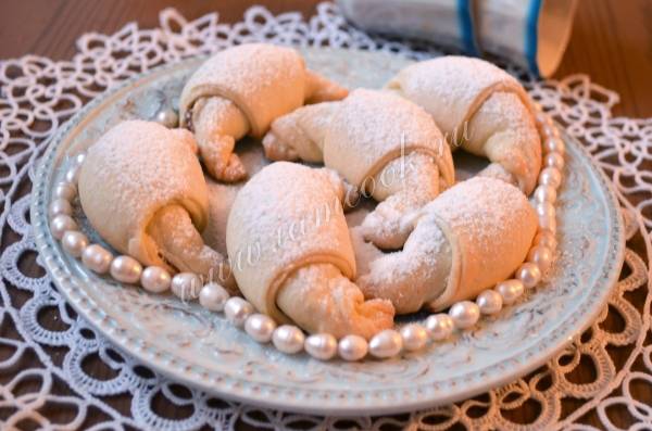 Рогалики на сметане со сгущёнкой