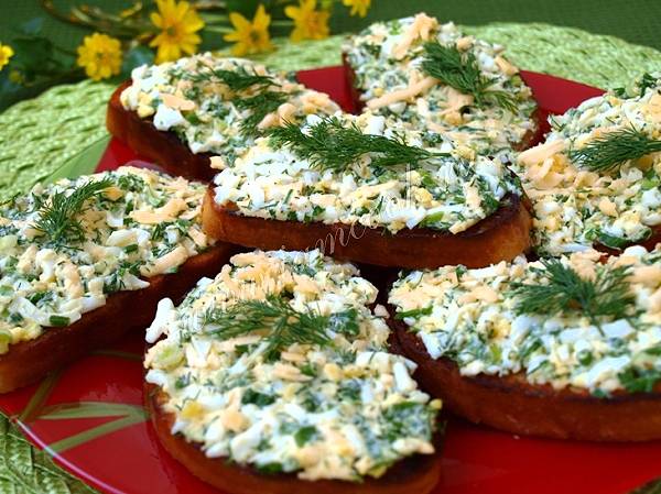 Гренки с сыром яйцом и чесноком вкусная закуска пошаговый рецепт — Вкусное дома