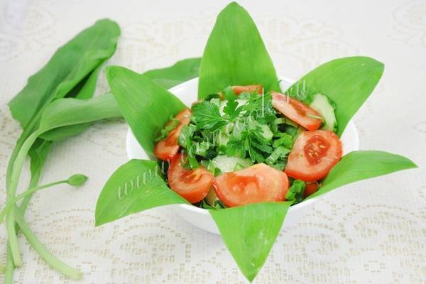 Пошаговый рецепт красивого салата из огурцов и помидоров