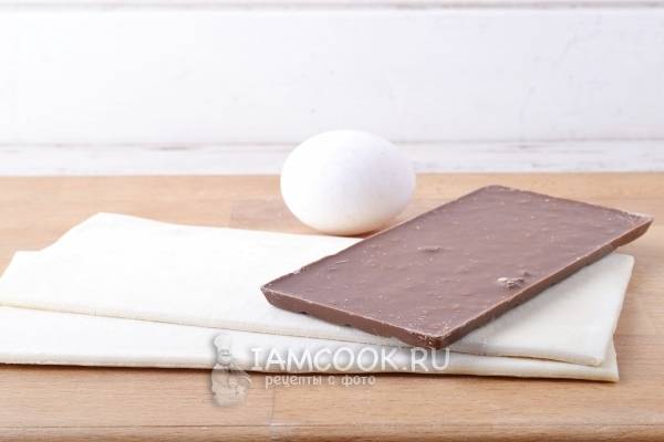 Быстрый десерт «Шоколадка в слоеном тесте»