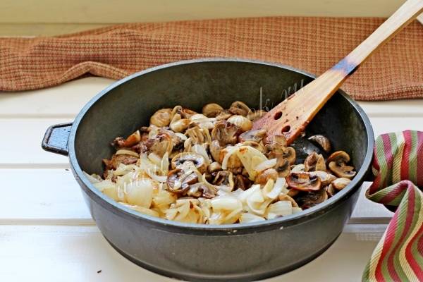 Домашний куриный террин с шампиньонами и цедрой апельсина