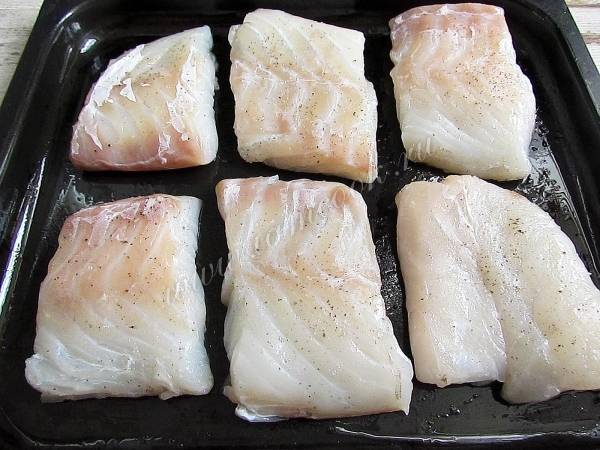 Ингредиенты рецепта рыбы в сливочном соусе с картофелем и луком пореем