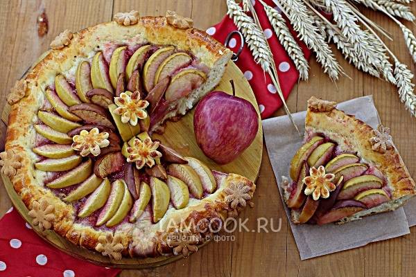 Дрожжевой пирог с яблоками в духовке