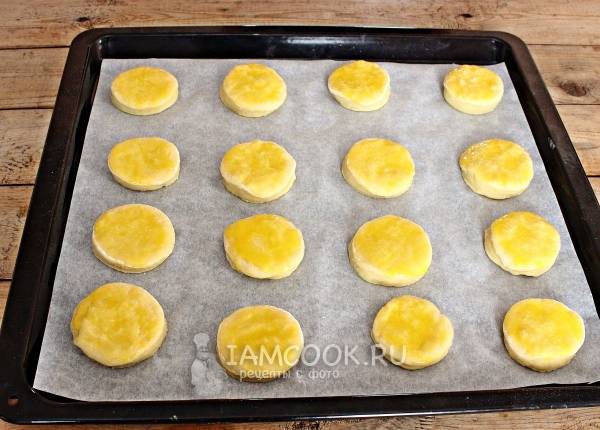 Простые коржики на кефире - как испечь печенье в духовке