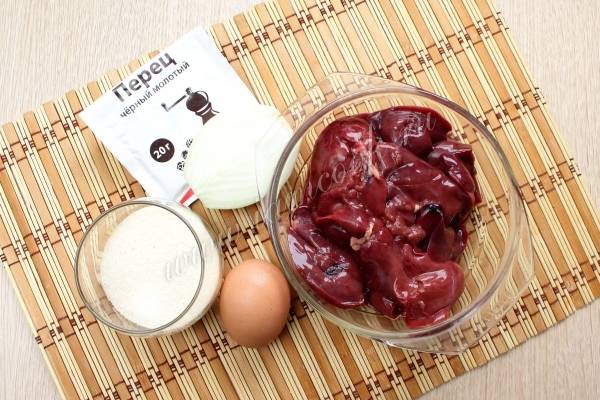Быстро и вкусно на обед: рецепт печеночных котлет с манкой, который вы оцените