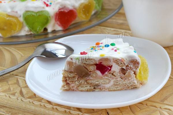 Торт без выпечки из ржаного крекера – кулинарный рецепт