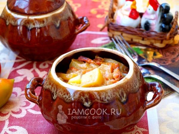 Картошка в горшочках с мясом и грибами