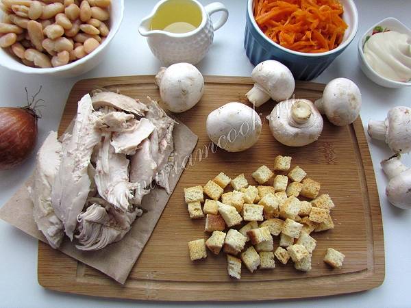 Салат с копченой курицей и фасолью - рецепт с фото на уральские-газоны.рф