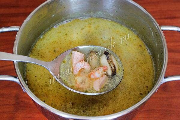 Полезный острый тайский суп с креветками и кокосовым молоком