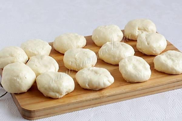 Вариант 1: Рецепт классических татарских пирожков с мясом и картошкой