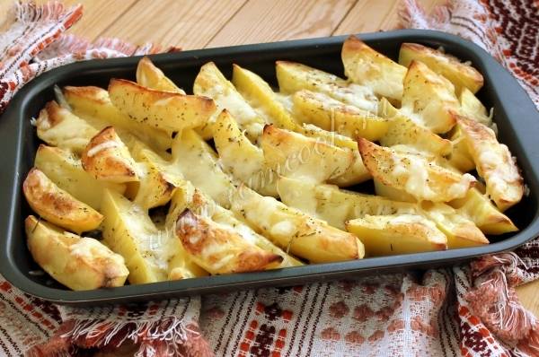 Картофель с сыром и сметаной - 13 пошаговых фото в рецепте
