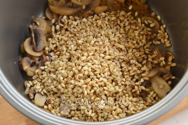 Перловая каша с грибами - рецепт для мультиварки