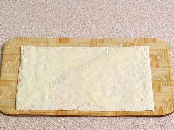 Рецепт восточных гренок из лаваша с сыром и крабовыми палочками. prachka-mira.ru