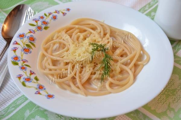 Спагетти в сливочно-сырном соусе