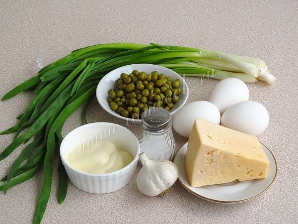 Сырный салат с рисом и яйцом - рецепт с фото.