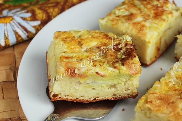 Пирог заливной с капустой и мускатным орехом