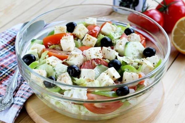 Салат «Греческий» – диетический рецепт для домашнего приготовления