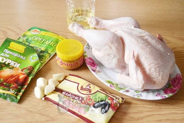 Ингредиенты на запеченную целиком курицу в рукаве