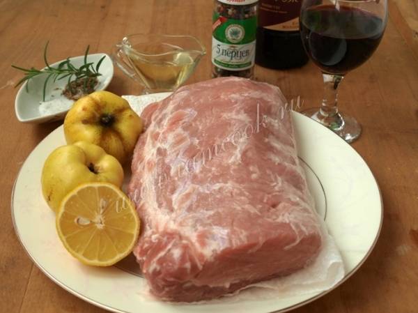 Ингредиенты для «Мясо в винном маринаде, запеченное в духовке»: