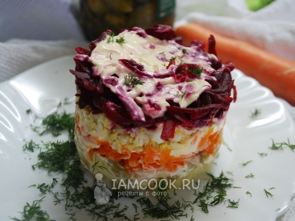 Салат «Под Шубой» с солеными огурцами, рецепт с фото