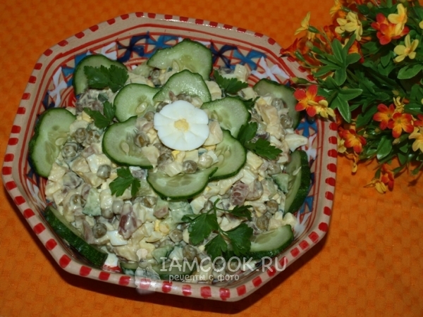 Салат с копчёной скумбрией, рецепт с фото