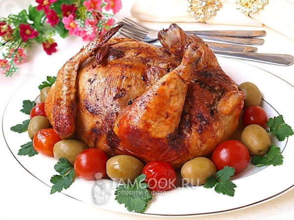 Курица, фаршированная картошкой, в духовке