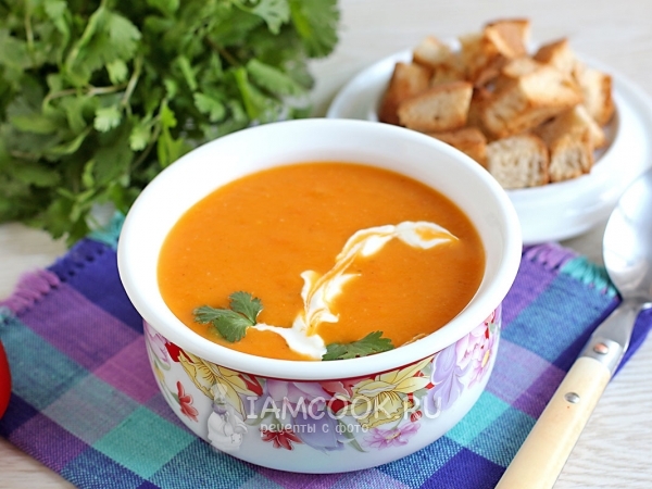 Суп-пюре из запеченной тыквы и помидоров
