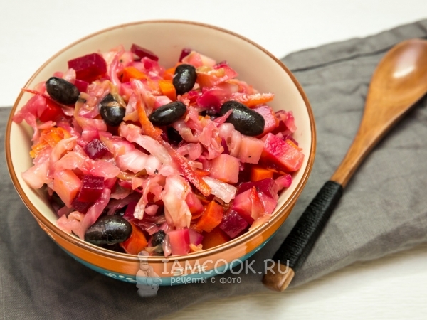 Салат с черной фасолью и квашеной капустой, рецепт с фото