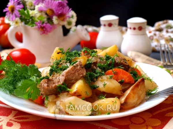Рецепт: Картофель в рукаве - С морковкой, луком и томатом - отличный гарнир.