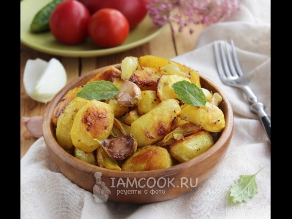 Картошка с луком в духовке, рецепт с фото