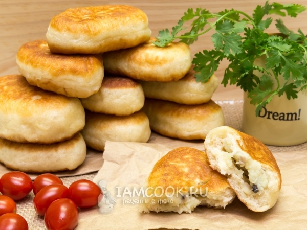 Постные пирожки с рисом и грибами — рецепт с фото пошагово