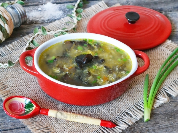 Рецепт: Грибной суп - с консервированными шампиньонами