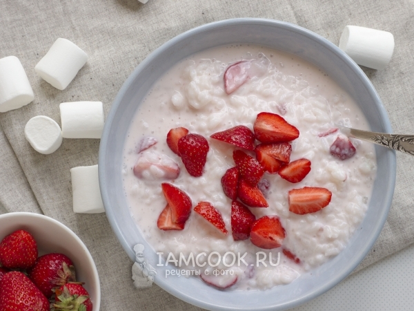 Рис отварной с йогуртом и свежими ягодами, рецепт с фото
