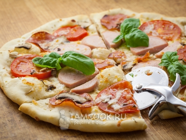 Рецепт пиццы с помидорами, колбасой и сыром в духовке - рецепт с фото