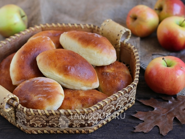 Слоеные пирожки с яблоками: рецепт приготовления