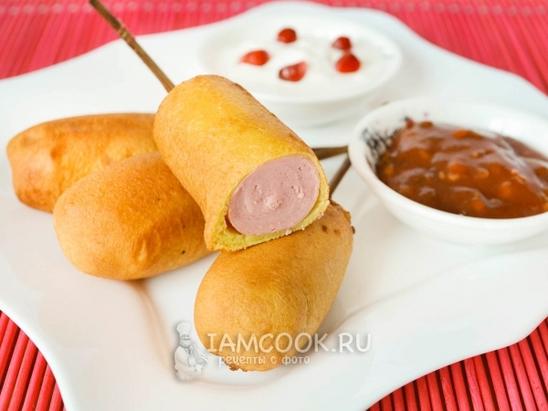 Сосиски в тесте на палочке — рецепт с фото пошагово