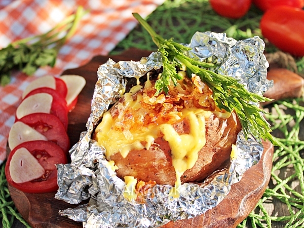 Картофель с курицей и сметаной в фольге, рецепт с фото — taimyr-expo.ru