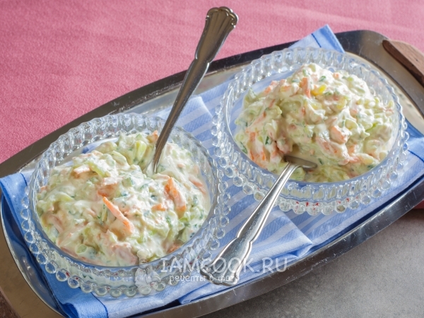 Салат из огурцов и моркови, рецепт с фото