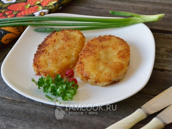 Картофельные котлеты из пюре на сковороде с сыром: рецепт с видео и фото пошагово | Меню недели