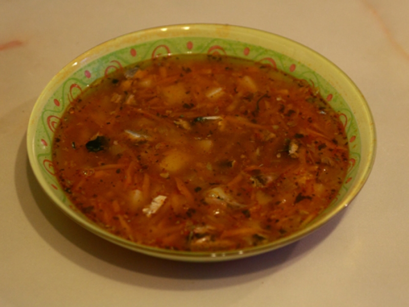 Суп с сайрой и рисом в мультиварке