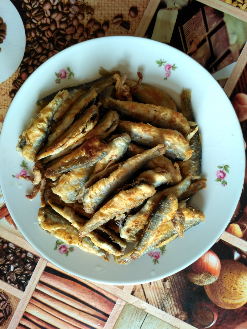 Жареная салака в муке на сковороде – пошаговый рецепт приготовления с фото